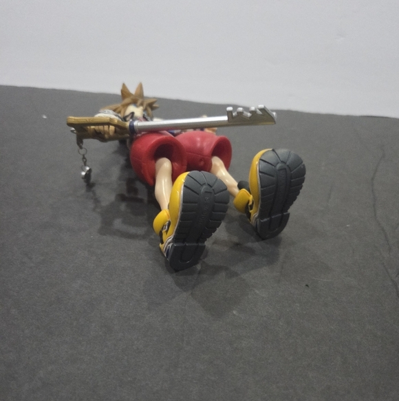 Disney Kingdom Hearts Square Enix Sora Figure